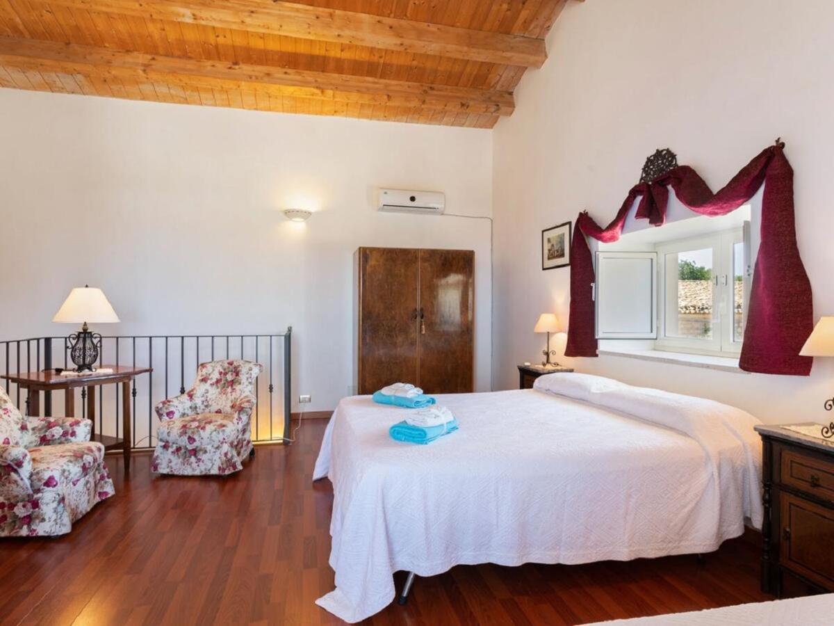 Il Baglio Di Kharrub Rural Guest House Pozzallo Bagian luar foto