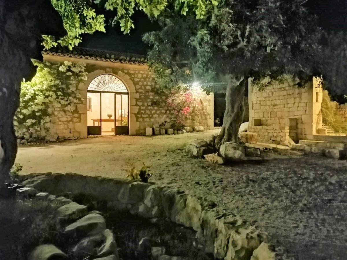 Il Baglio Di Kharrub Rural Guest House Pozzallo Bagian luar foto