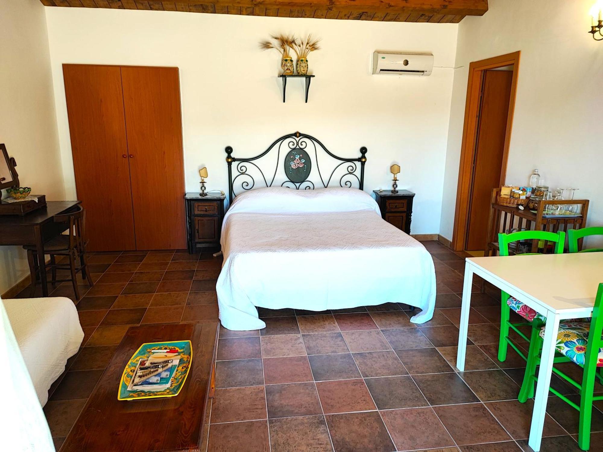 Il Baglio Di Kharrub Rural Guest House Pozzallo Bagian luar foto